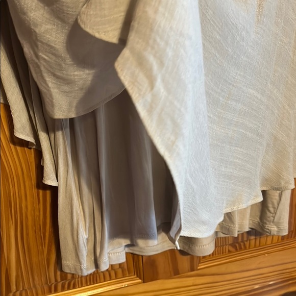 JM Collection Women's Tan Layered Blouse NWT - Picture 4 of 7